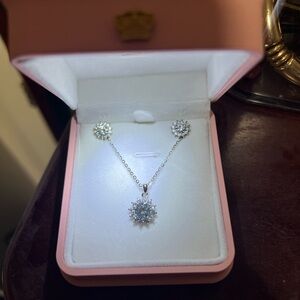 Elegant Silver Jewelry Set with Moissanite stones